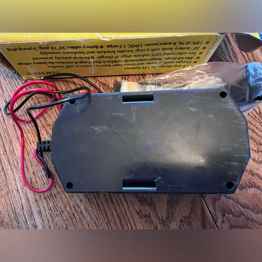 1.5A Onboard Battery Charger - Black